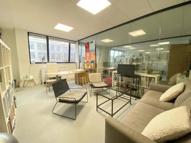 Office in Levallois-Perret for lease - Building Photo - Image 2 of 11