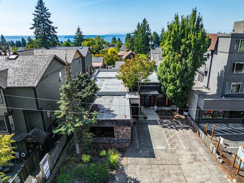 5639 California Ave SW, Seattle, WA à vendre - Photo du bâtiment - Image 3 de 24