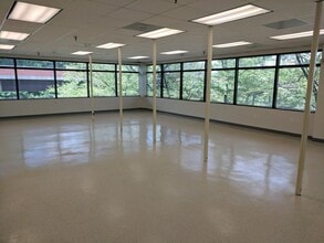 9301 Largo Dr W, Upper Marlboro, MD for lease Interior Photo- Image 2 of 11