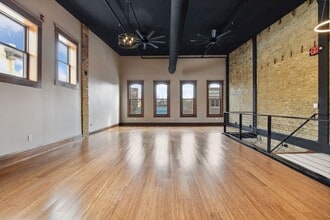 244 Water St, Excelsior, MN for lease Interior Photo- Image 1 of 7
