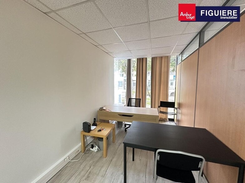 Office in Aix-en-Provence for lease - Interior Photo - Image 3 of 9