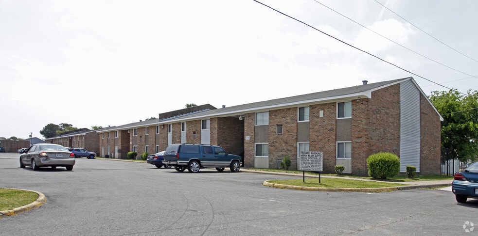 7131 Sewells Point Rd, Norfolk, VA for sale - Building Photo - Image 2 of 6