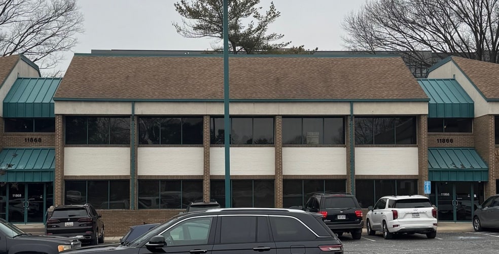 11868 Sunrise Valley Dr Condos portfolio of 2 properties for sale on LoopNet.ca - Building Photo - Image 2 of 15