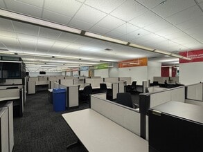 400 Butler Farm Rd, Hampton, VA for lease Interior Photo- Image 1 of 3