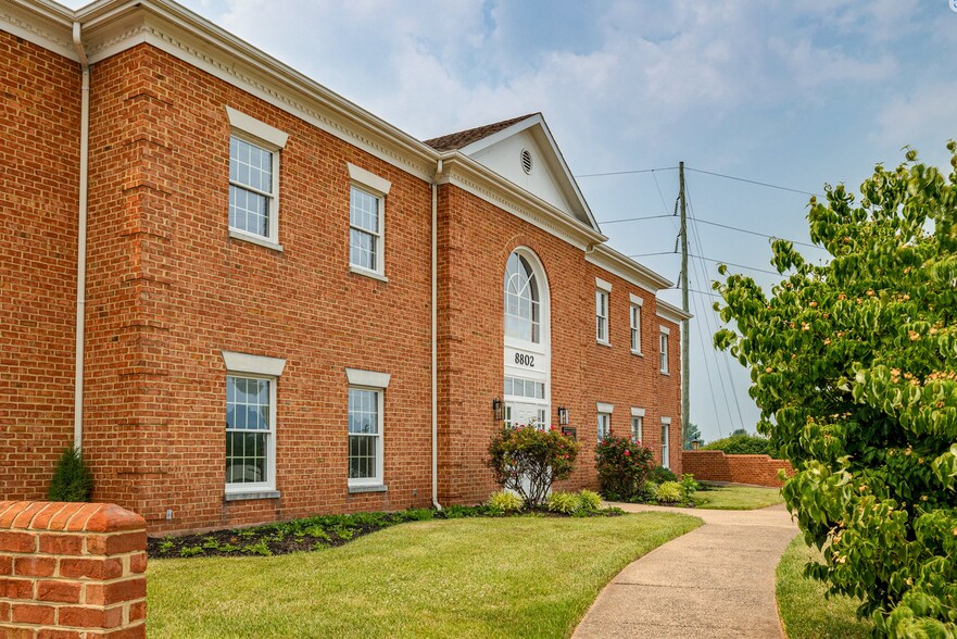8802 Sudley Rd, Manassas, VA à louer - Photo du bâtiment - Image 3 de 22