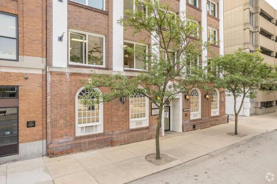 136 N Huron St, Toledo, OH à vendre - Photo du bâtiment - Image 2 de 6
