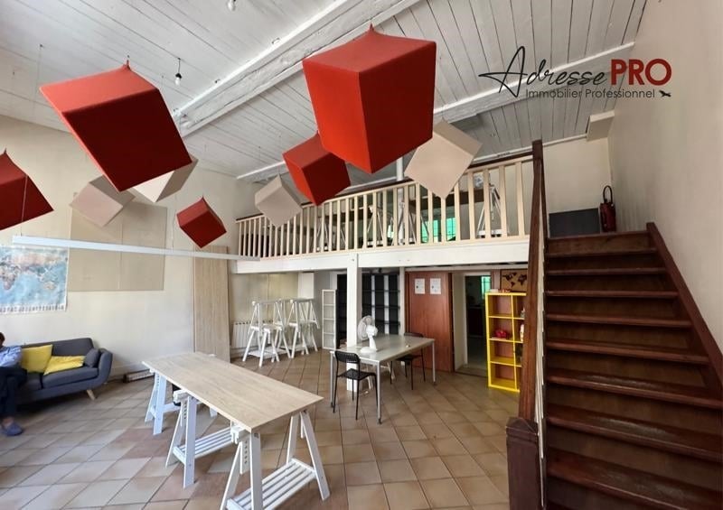 Retail in Bordeaux for sale - Interior Photo - Image 1 of 7