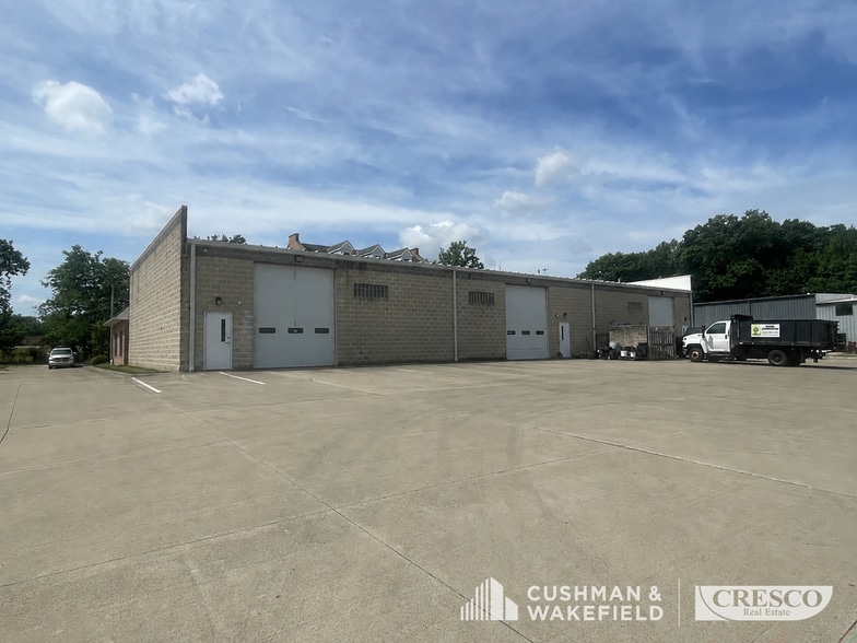 30205 Clemens Rd, Westlake, OH for lease - Building Photo - Image 3 of 14