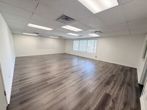 599 S Barranca Ave, Covina, CA à louer Photo intérieure- Image 2 de 2