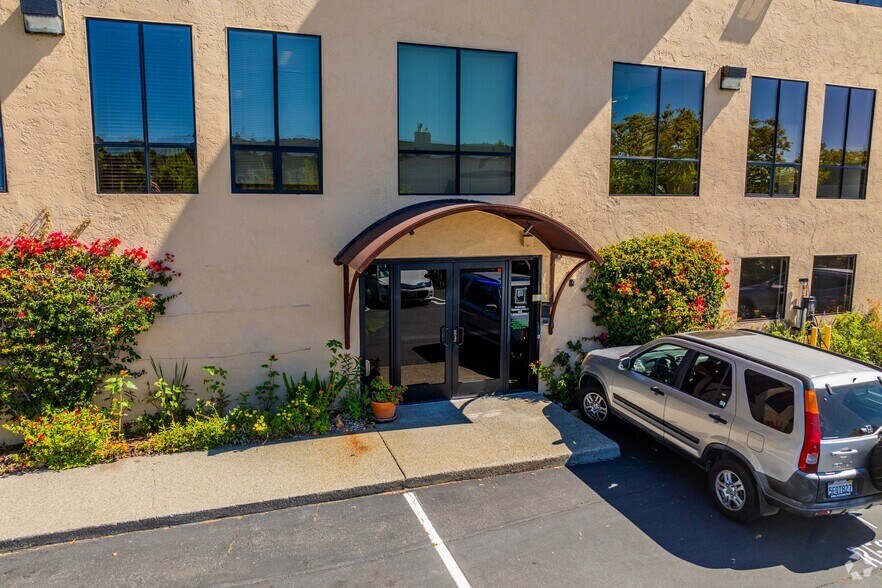 1120 Nye St, San Rafael, CA à louer - Photo du bâtiment - Image 3 de 4