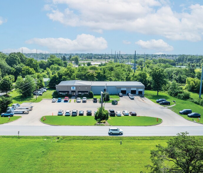 254 Greenhouse Rd, Bentonville, AR for lease - Building Photo - Image 2 of 12