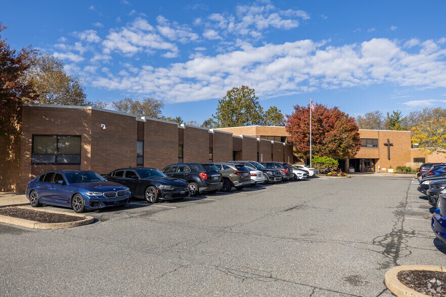 12265 Townsend Rd, Philadelphia, PA à vendre - Photo principale - Image 1 de 5