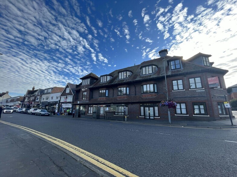 5 Hill Ave, Amersham à louer - Photo du bâtiment - Image 2 de 5