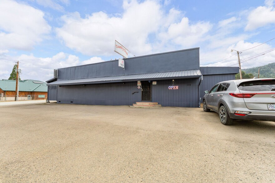 125 Opresik Ln, Myrtle Creek, OR à vendre - Photo du bâtiment - Image 2 de 33