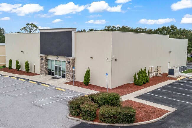 More details for 13891 N Us Highway 441, Lady Lake, FL - Retail for Lease