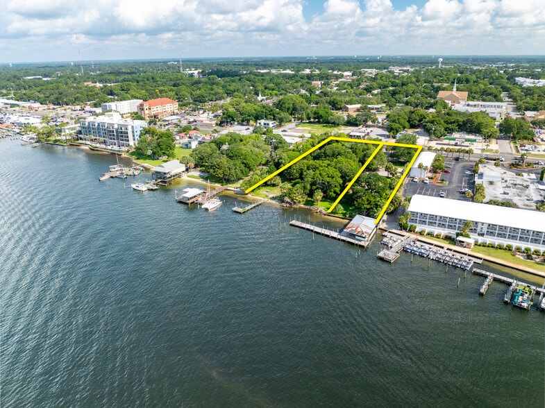 42 Miracle Strip Pky SE, Fort Walton Beach, FL à vendre - Photo du bâtiment - Image 3 de 6