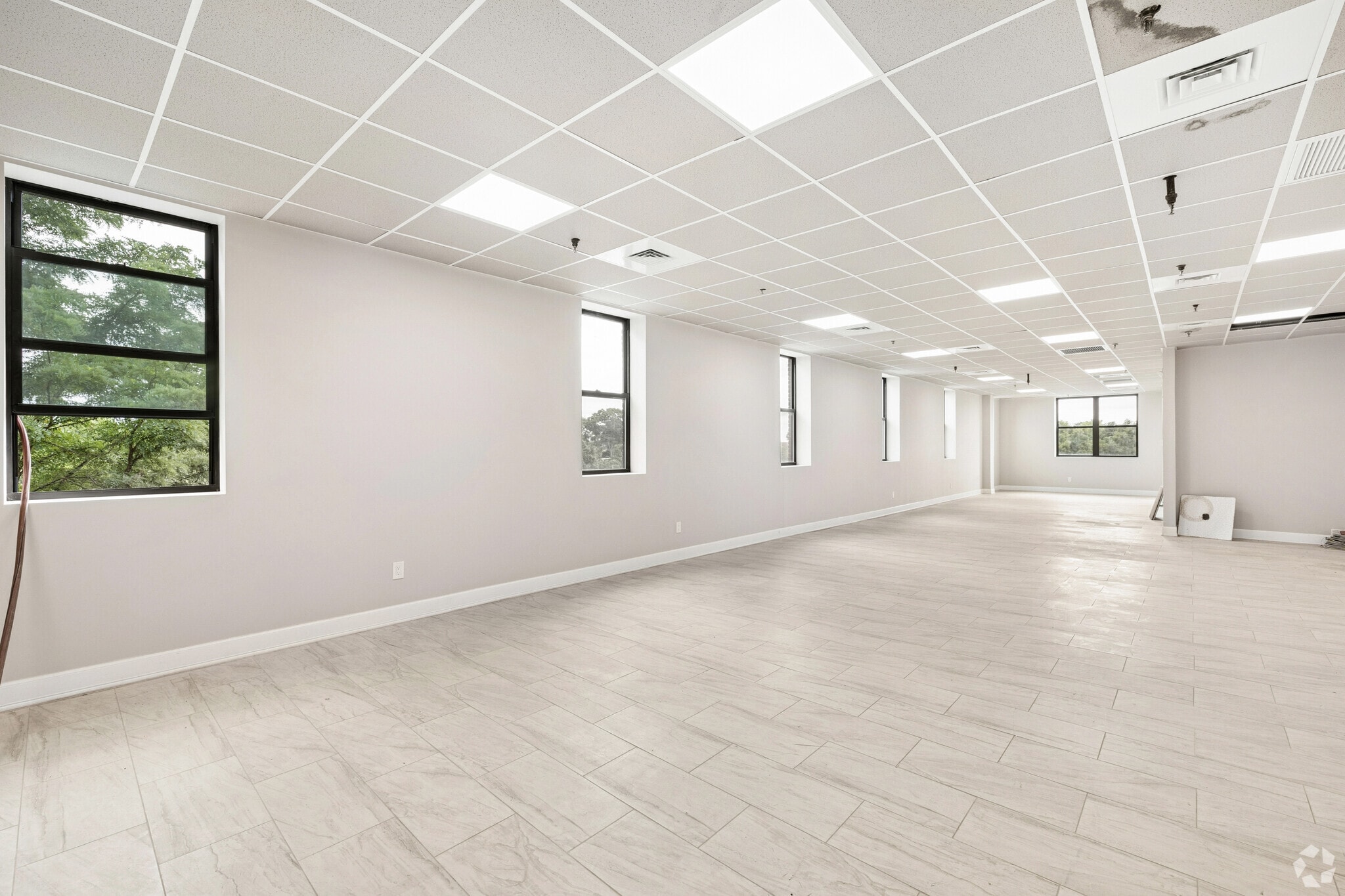 949-955 Yonkers Ave, Yonkers, NY for lease Interior Photo- Image 1 of 2