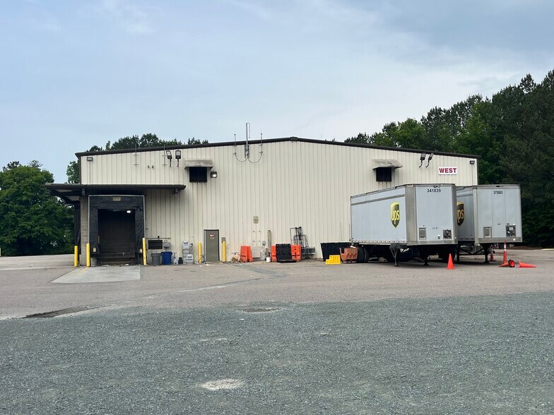 7411 Rex Rd, Chapel Hill, NC à vendre - Photo du bâtiment - Image 2 de 7