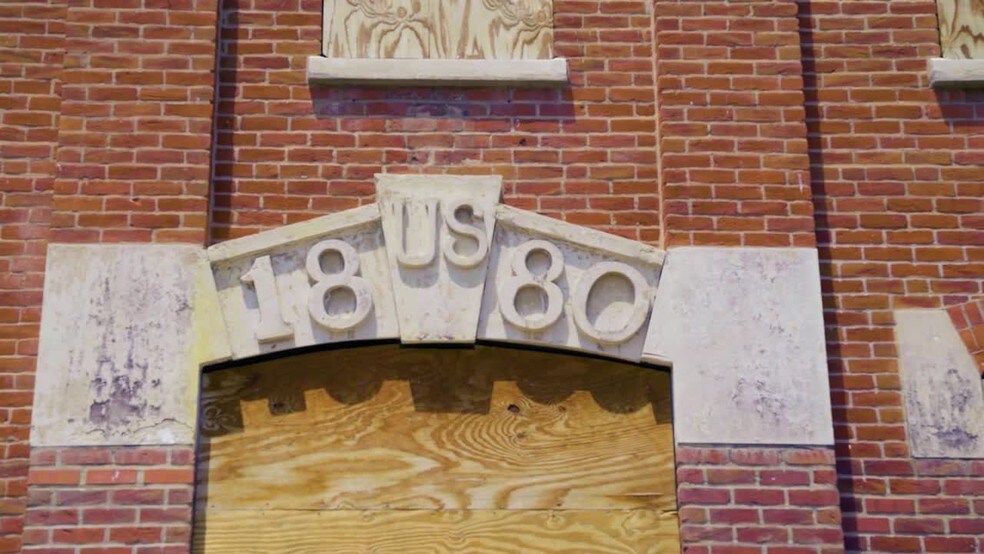 2101 Woolworth Ave, Omaha, NE à louer - Vidéo sur l’inscription commerciale - Image 2 de 8