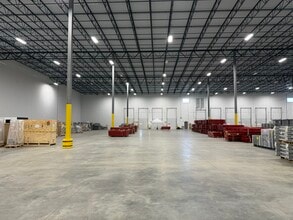 1445 Airport Rd, Gallatin, TN for lease Interior Photo- Image 2 of 11