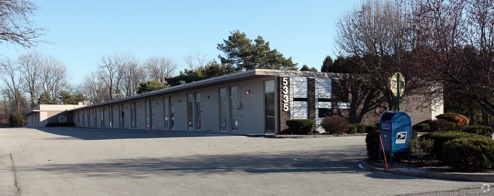 5255 N Tacoma Ave, Indianapolis, IN à louer - Photo du bâtiment - Image 2 de 6