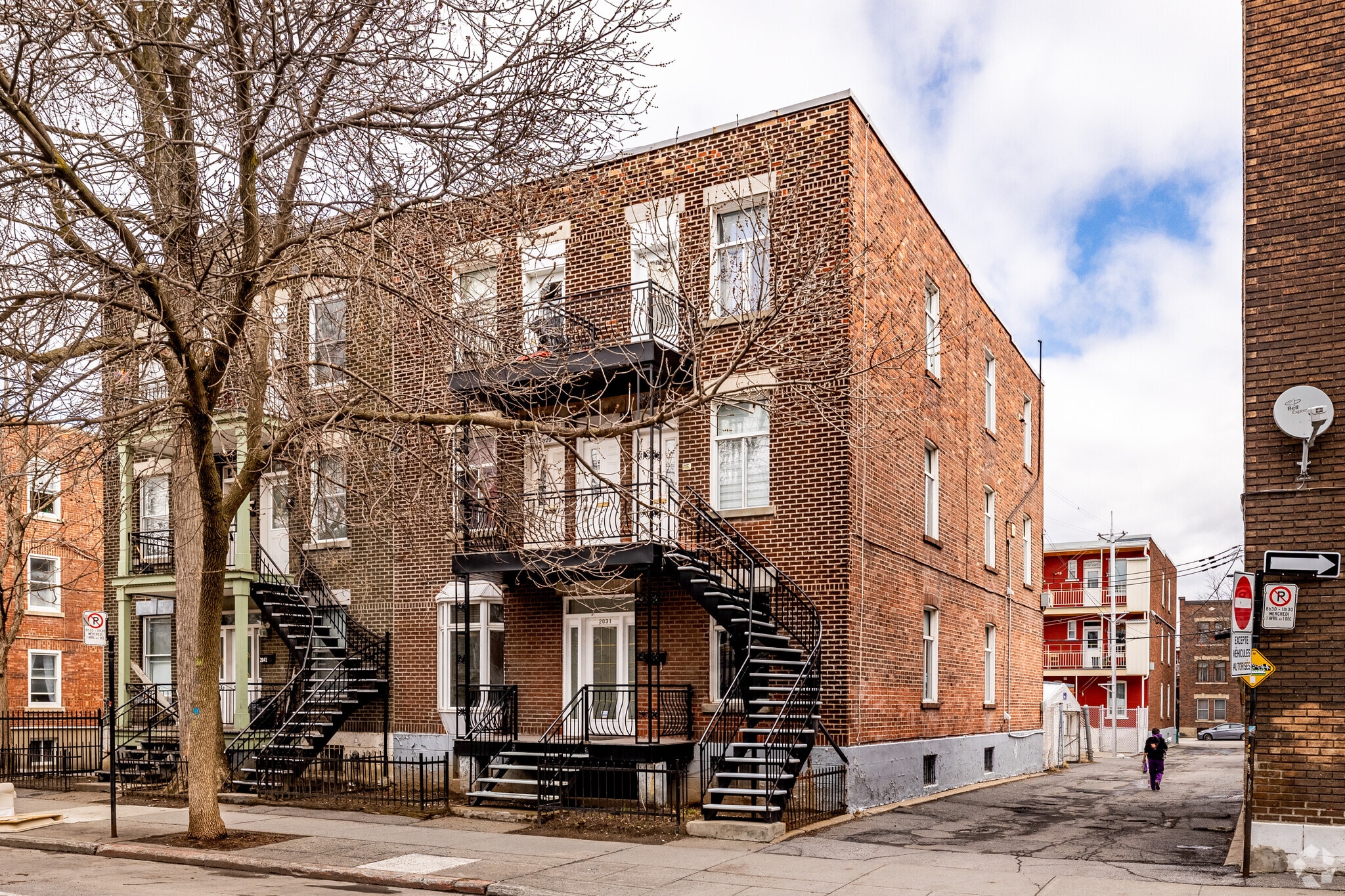 2023-2031 Rue Dezery, Montréal, QC for sale Primary Photo- Image 1 of 4