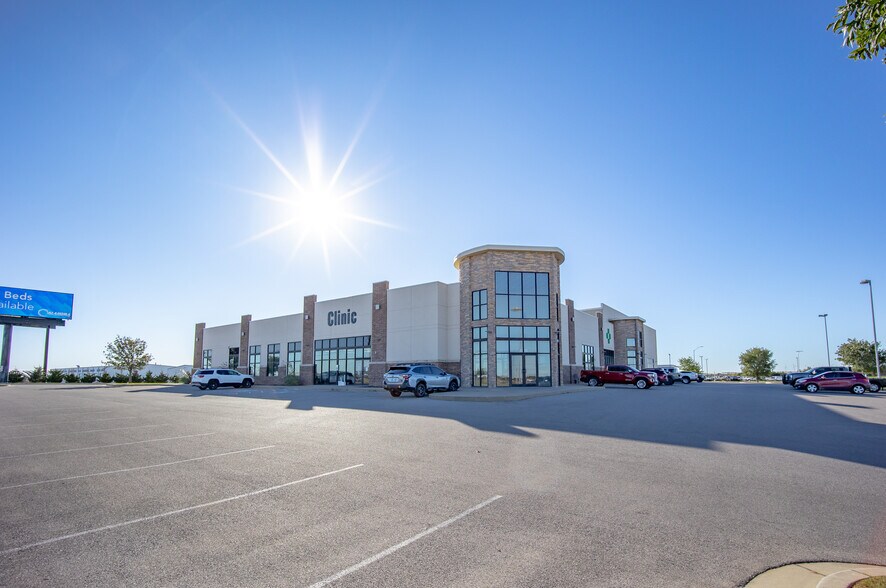 4200 Carriage Way, Weatherford, OK à vendre - Photo du bâtiment - Image 2 de 84