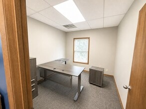 20 N Grand Ave, Fort Thomas, KY for lease Interior Photo- Image 2 of 3