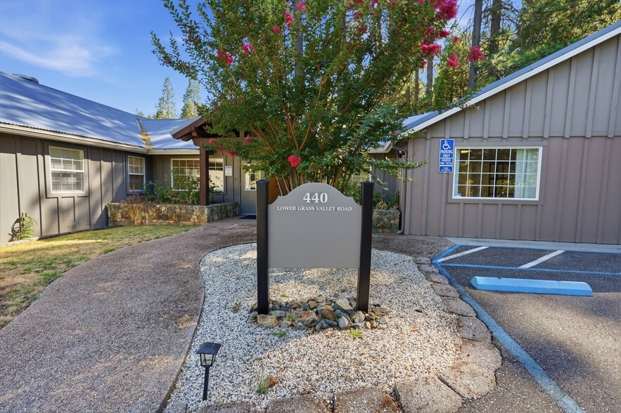 440 Lower Grass Valley Rd, Nevada City, CA for sale - Building Photo - Image 3 of 39