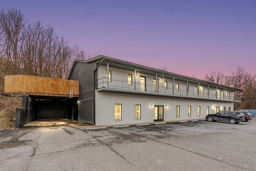 417 Holland Ave, Morgantown, WV à louer - Photo du bâtiment - Image 1 de 16