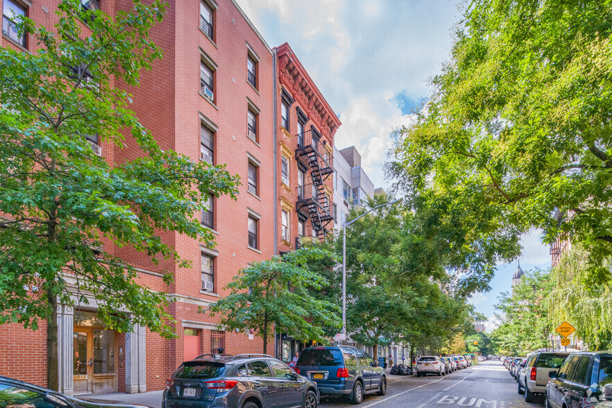 226 E Third St, New York, NY for sale - Primary Photo - Image 1 of 1