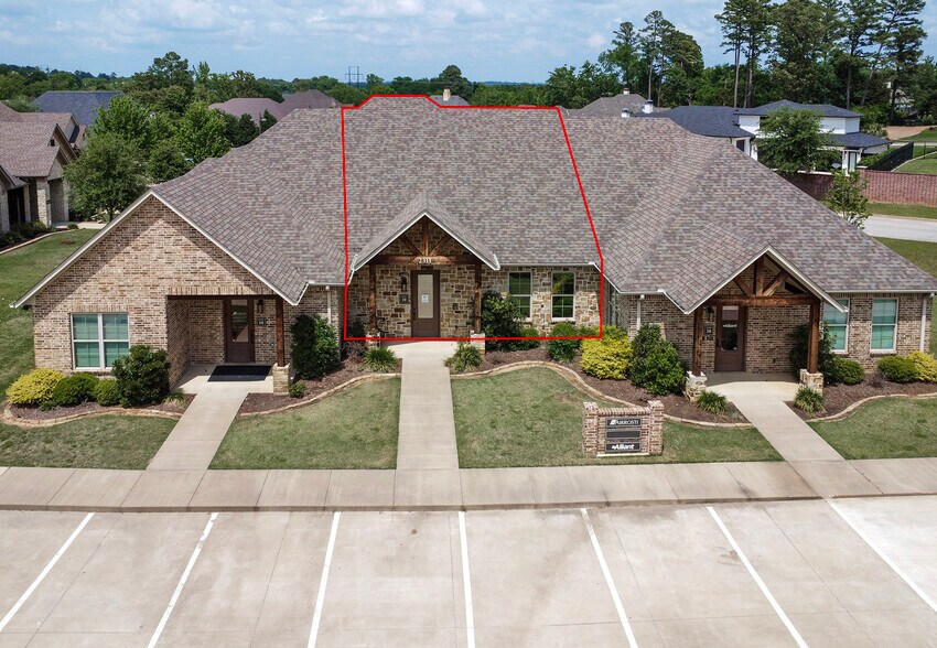 2311 Dueling Oaks Dr, Tyler, TX à louer - Photo du bâtiment - Image 1 de 18