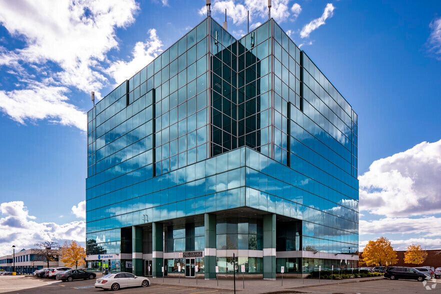 1450 Meyerside Dr, Mississauga, ON à louer - Photo du bâtiment - Image 2 de 7