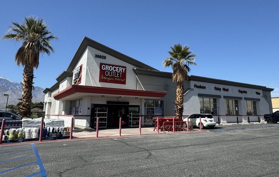 30025 Date Palm Dr, Cathedral City, CA for sale - Primary Photo - Image 1 of 6