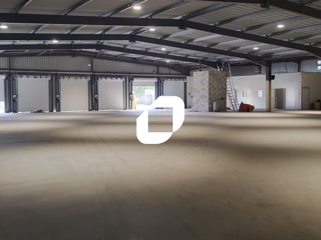 Industrial in Lormont for lease Building Photo- Image 1 of 15