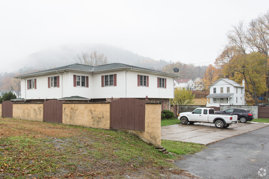 25-35 Railroad Ave, Hallstead, PA for sale - Building Photo - Image 3 of 6