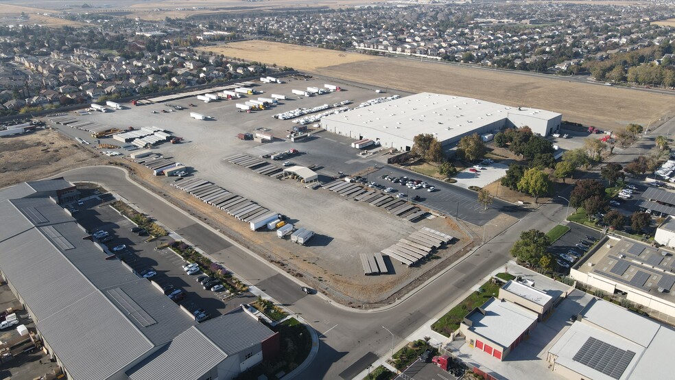 400 Gandy Dancer Dr, Tracy, CA for lease - Building Photo - Image 1 of 4