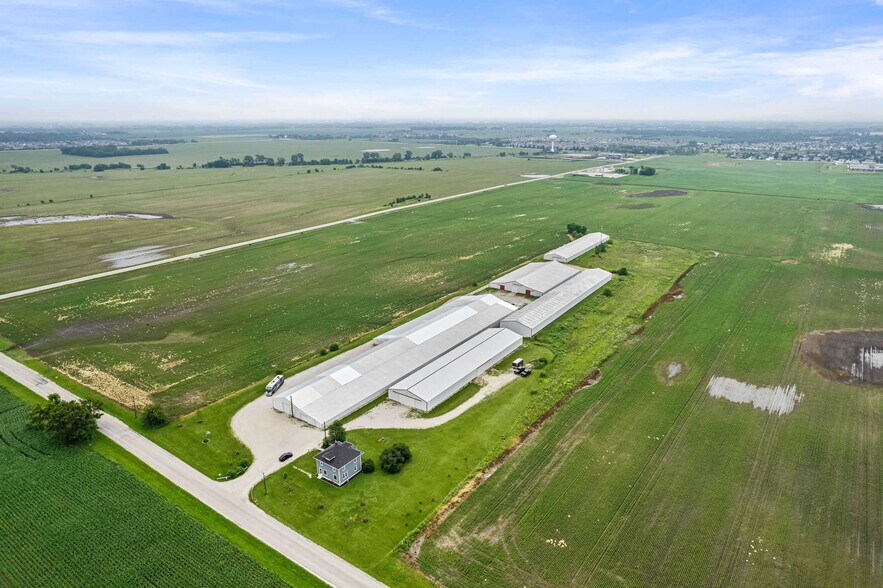 15325 W Baker Rd, Manhattan, IL à vendre - Photo du bâtiment - Image 1 de 10