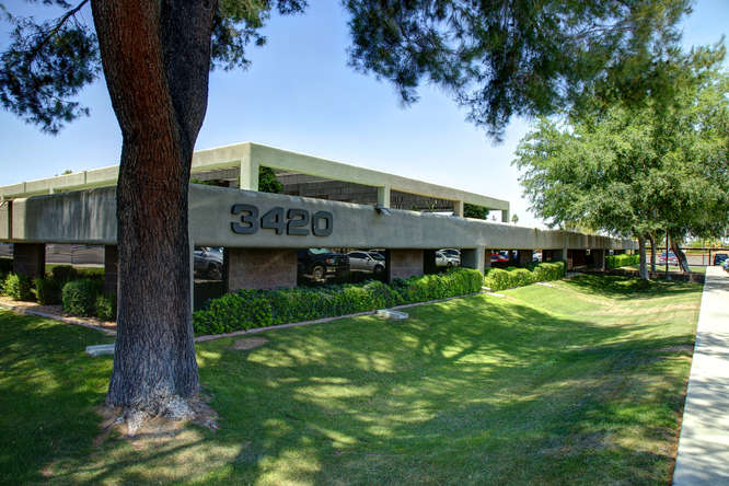 3420 E Shea Blvd, Phoenix, AZ à louer Photo principale- Image 1 de 6
