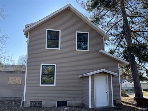 713 Kloman Ave, Republic, MI à vendre - Photo du bâtiment - Image 2 de 5