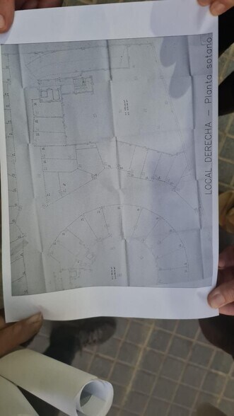 Commerce de détail dans Córdoba, Córdoba à louer - Photo du bâtiment - Image 2 de 2