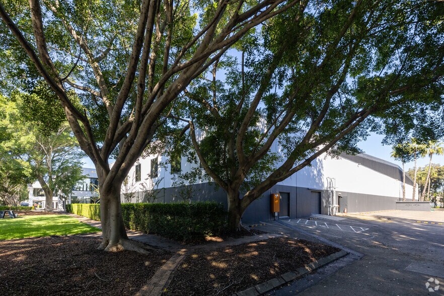 3-7 McPherson St, BANKSMEADOW à louer - Photo du bâtiment - Image 3 de 4