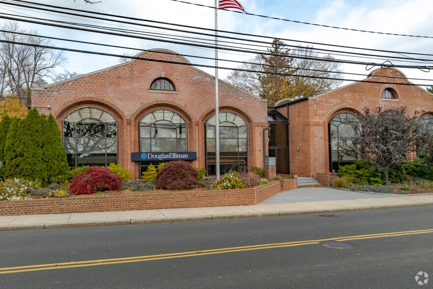 199 Elm St, New Canaan, CT à vendre - Photo principale - Image 1 de 35