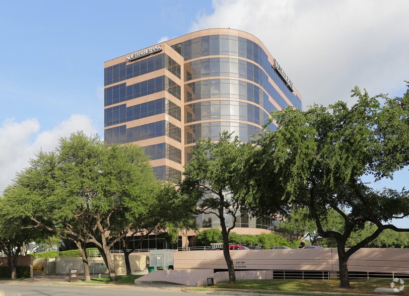 1320 S University Dr, Fort Worth, TX à louer - Photo du bâtiment - Image 2 de 19