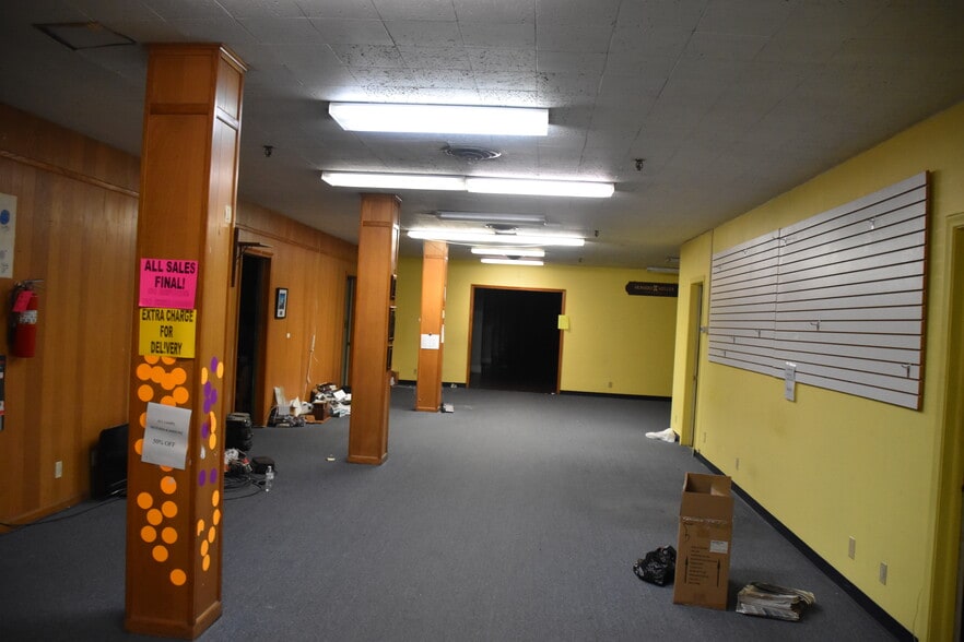 1320 Smith St, Charleston, WV for sale - Building Photo - Image 3 of 15