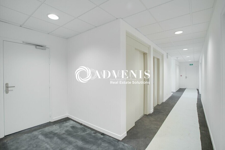 Bureau dans Champs-sur-Marne à vendre - Photo intérieure - Image 3 de 12