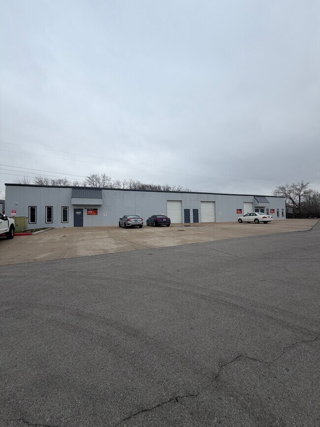 More details for 11513 Strang Line Rd, Olathe, KS - Industrial for Lease