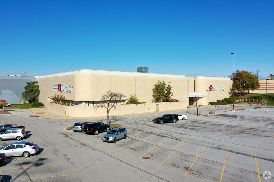 1995 Southlake Mall, Merrillville, IN for lease - Building Photo - Image 2 of 19