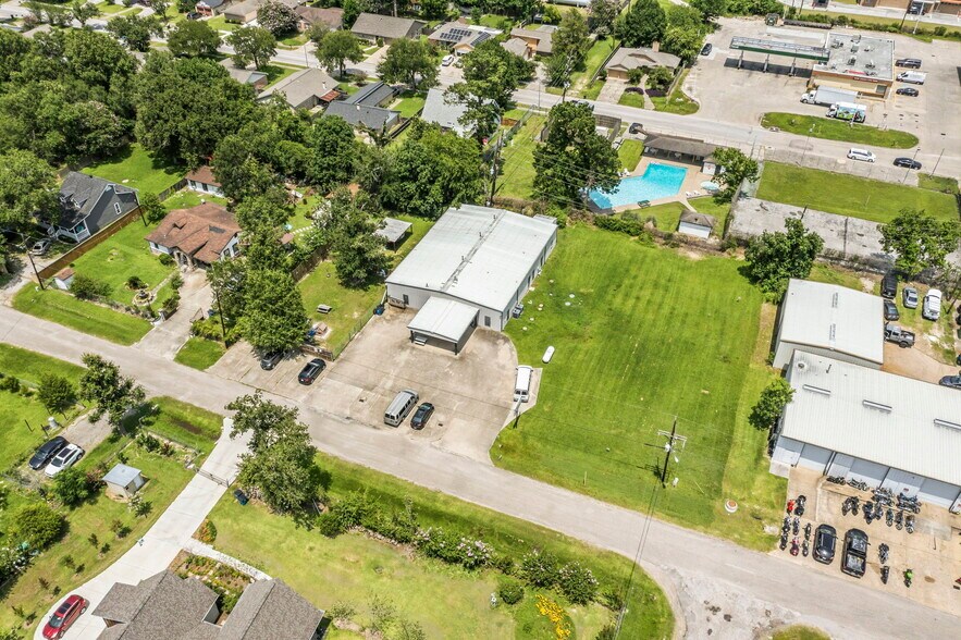 16737 Sprawling Oaks Dr, Conroe, TX for sale - Building Photo - Image 2 of 64