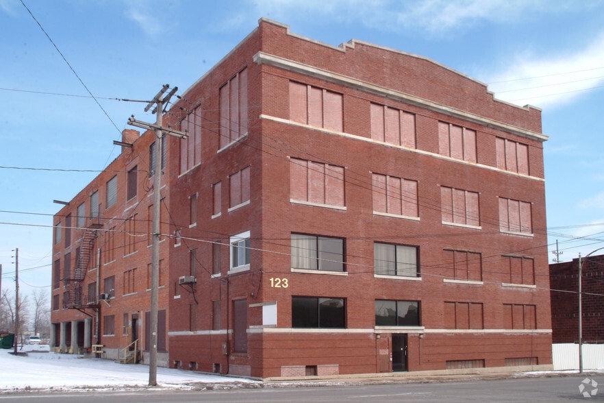 123 E Wayne St, Lima, OH for sale - Primary Photo - Image 1 of 7